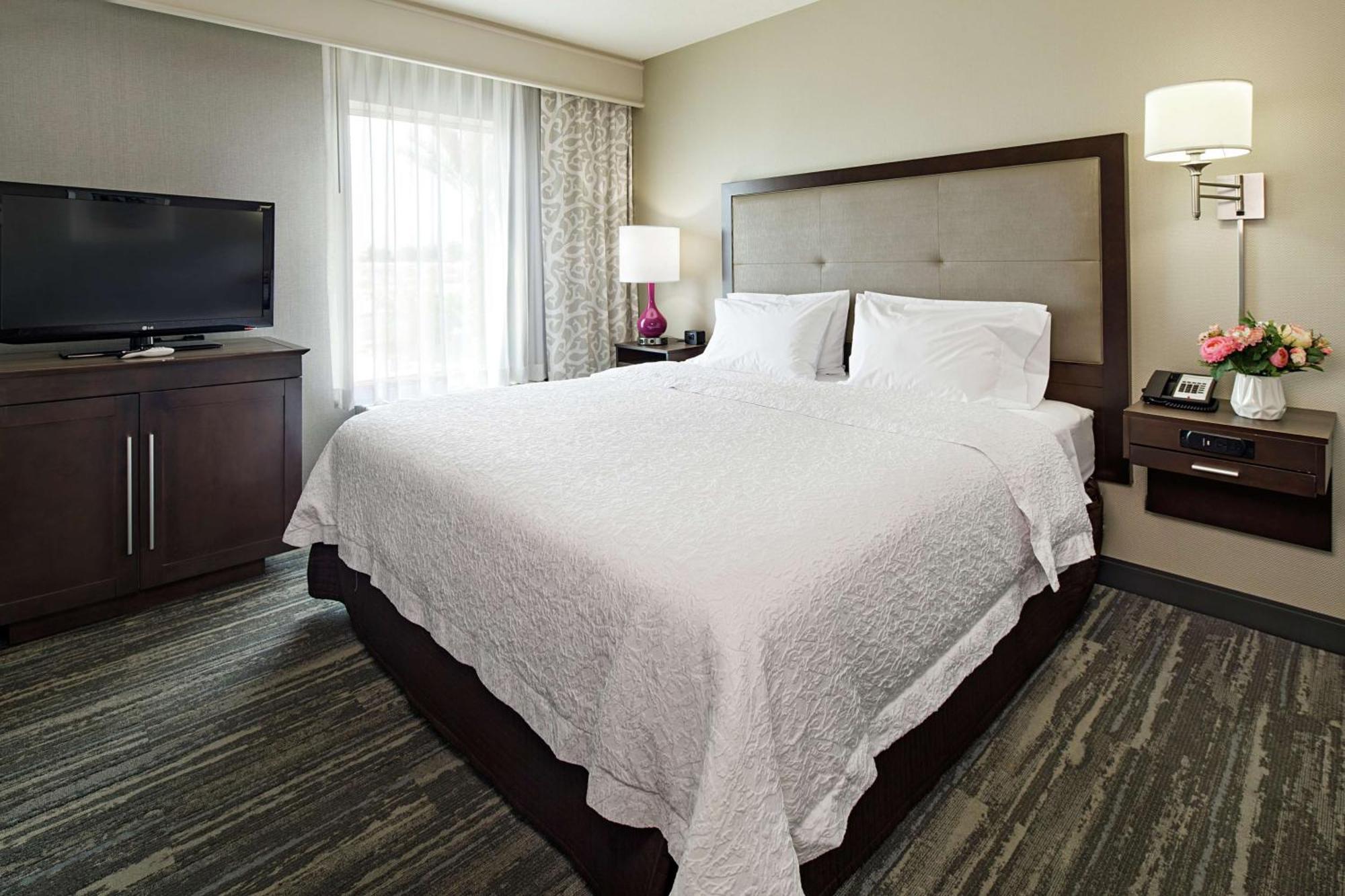 Hampton & Hotel 3*